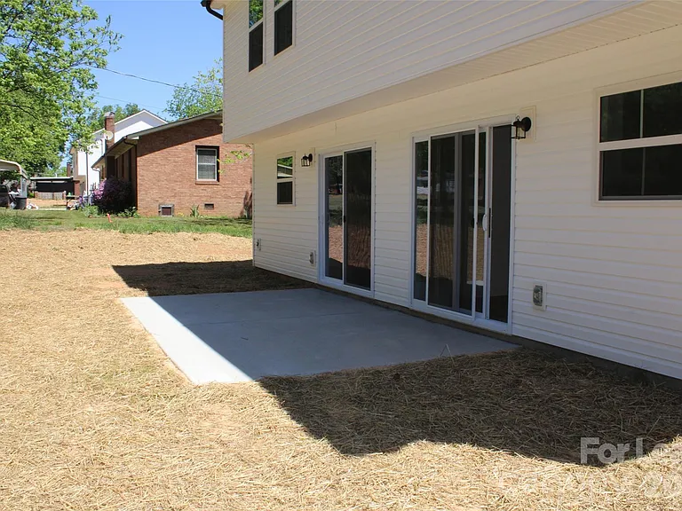 562 W Park Ave #A — Photo 24