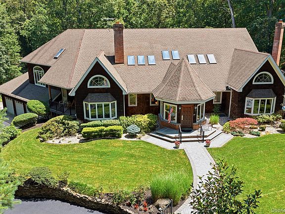 2nd image of 55 Meadow Glen Road