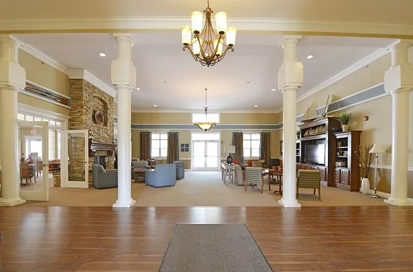 Aquamarine Apartments — Photo 3