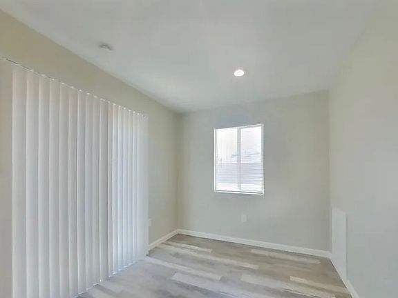 5th image of 1126 W Ovington St #A1