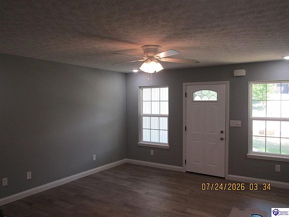 4th image of 381 School Side Dr