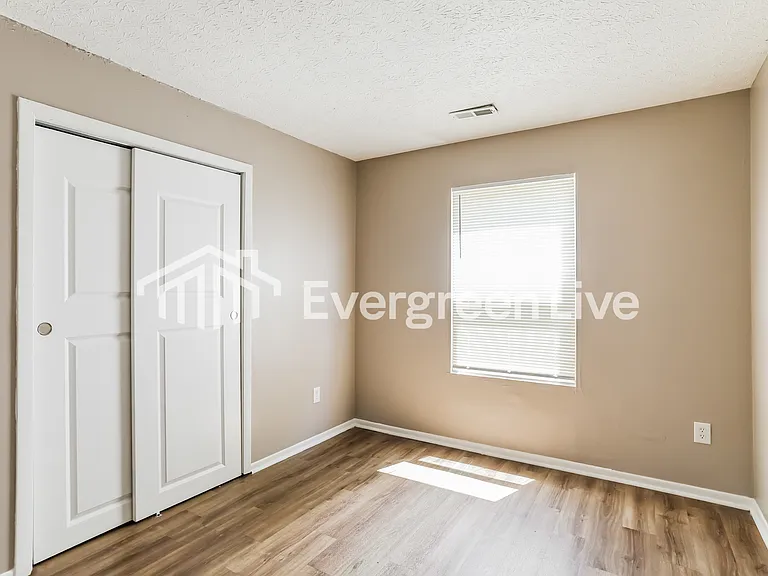 2641 Bulen Ave — Photo 8