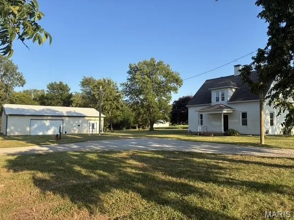 3708 State Route 160, Highland, IL 62249