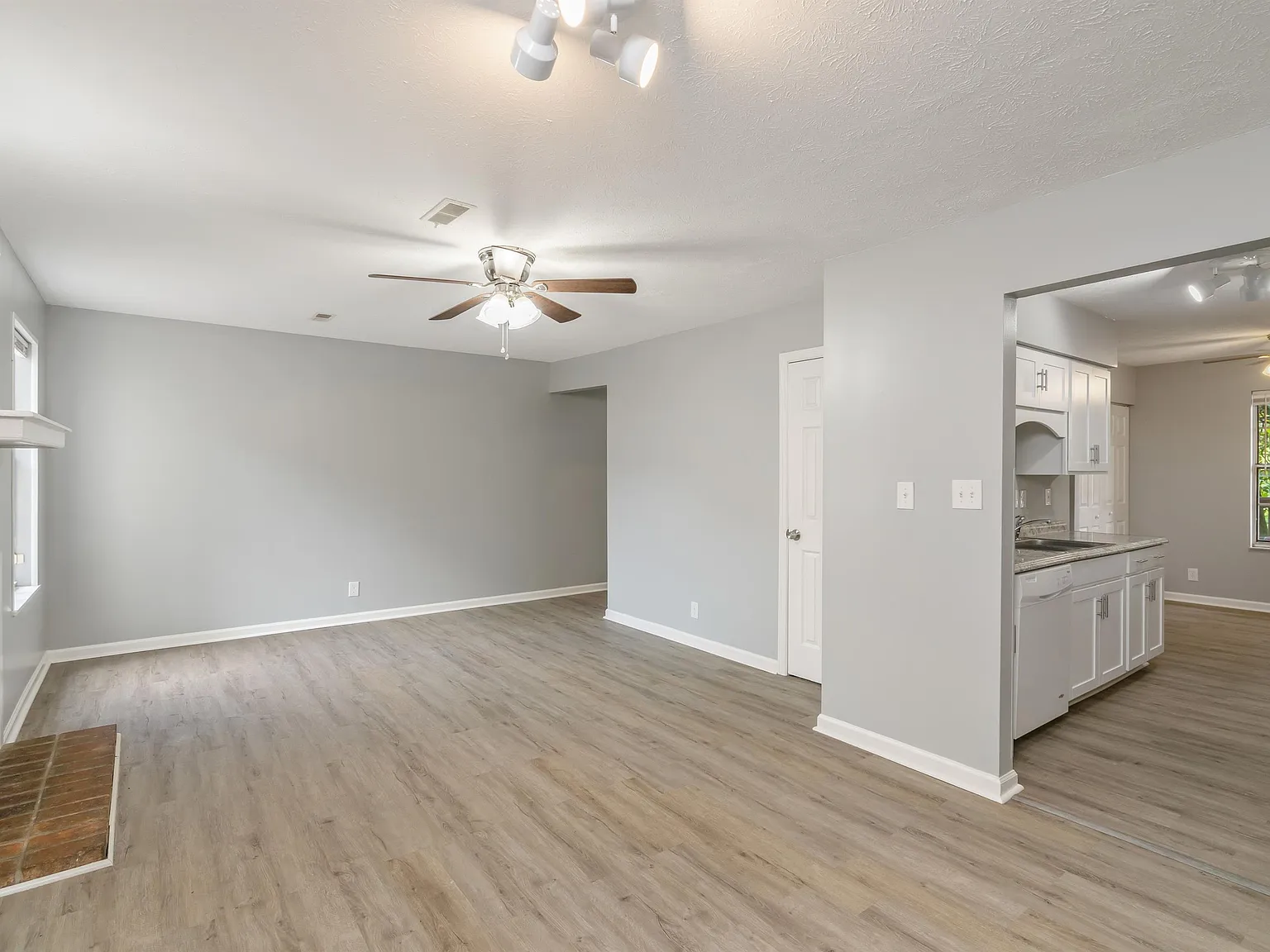 (ACHMN) 9104 Cedarpark Lane (Apts A - D — Photo 3