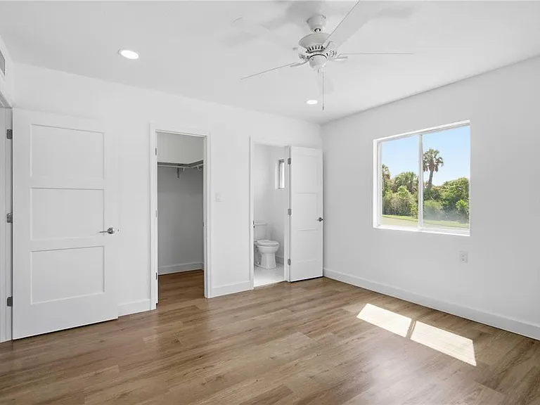 765 John Ringling Blvd #1 — Photo 18