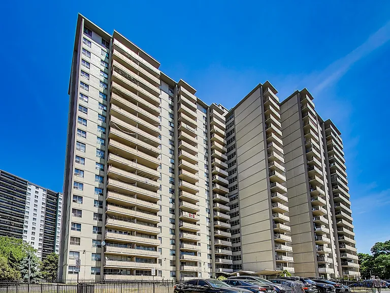 65 Thorncliffe Park Dr #1404 — Photo 21