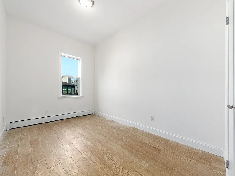 906 Willoughby Ave #2 — Photo 5