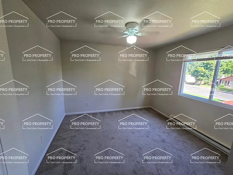 1506 E 5th St — Photo 13