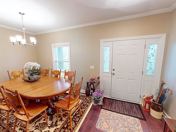 3rd image of 113 Halls Creek Ln