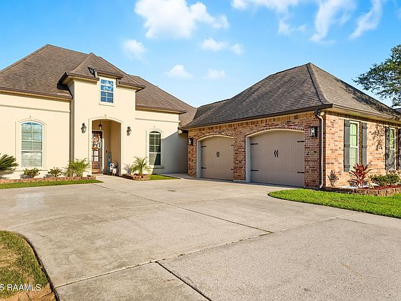 2nd image of 107 Terrace Oak Ln