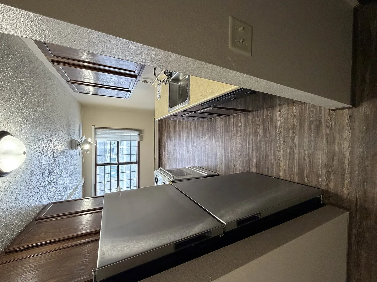 Building Photo - Crestview Manor Apartments