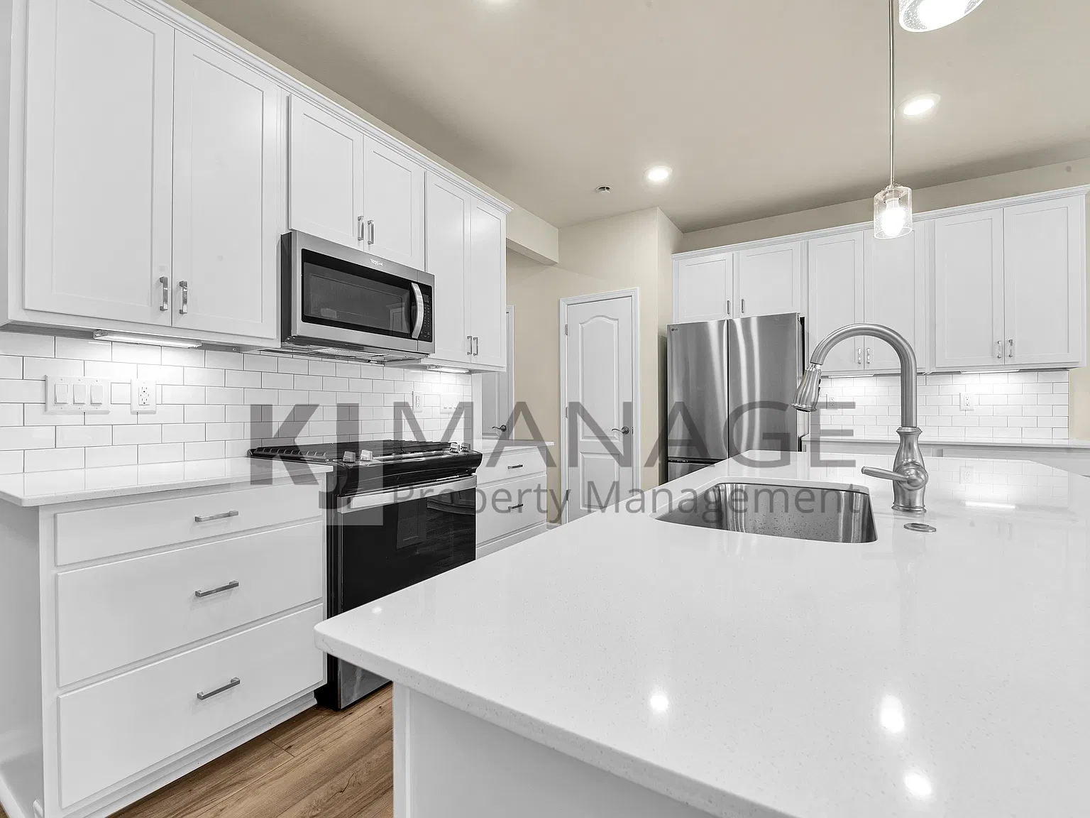 3 bed, 2.5 bath, 2024 sqft, $2,785 — Photo 3