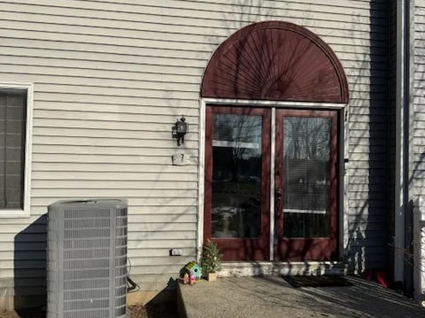 7 Wyndham Pl, Florence, NJ 08518