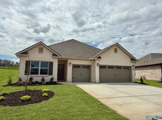 110 Ranna Dr, Huntsville, AL 35811