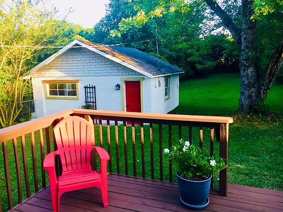 SEPARATE 350+ sq ft building has been Art Studio and Workshop.