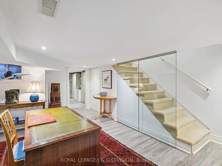 88 Asquith Ave — Photo 29