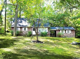 34 Spice Bush Ln, Tuxedo Park, NY 10987