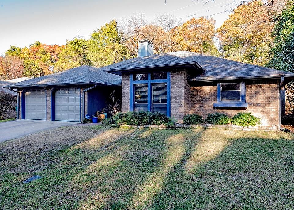 1st image of 824 Cherlyne Dr