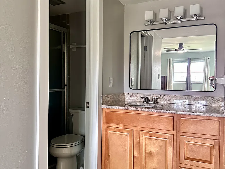 300 Valley Stream Dr #8 — Photo 15