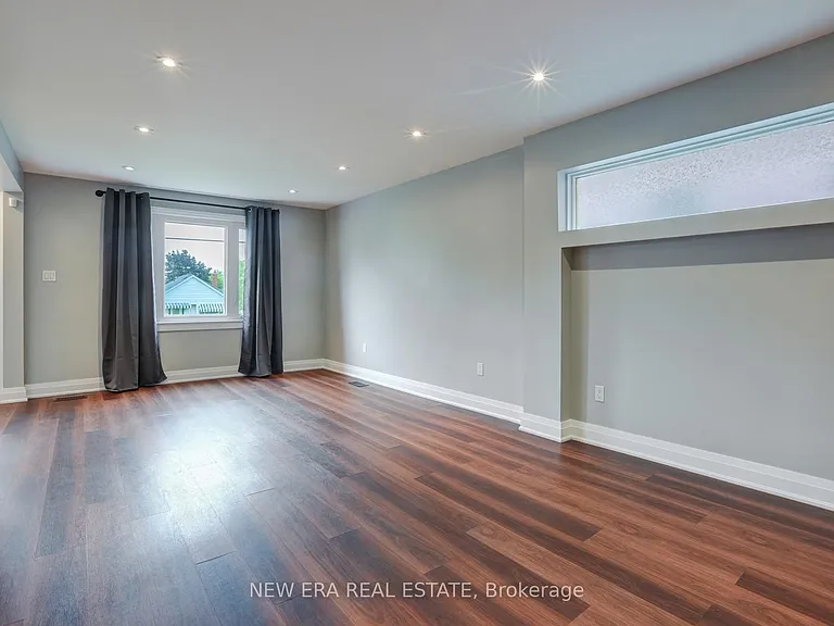 219 Lancaster St W — Photo 14