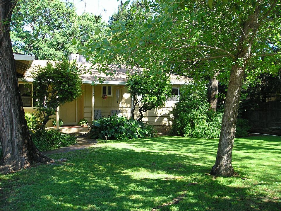 Front yard-people comment it's "like a park with all the trees.