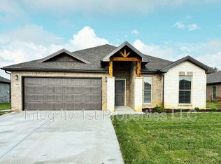 7545 McCormick Dr, Shawnee, KS 66227