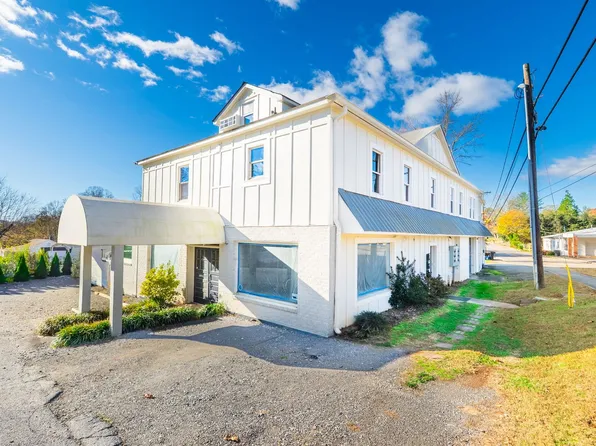 700 Valdese Ave #1, Morganton, NC 28655