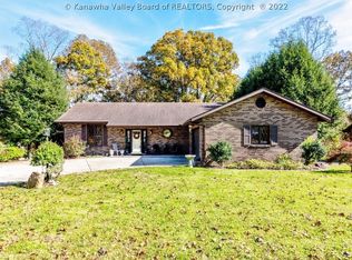 1024 Oakwood Rd, Culloden, WV 25510