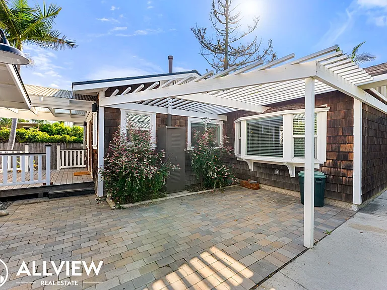 2474 Santa Ana Ave — Photo 27