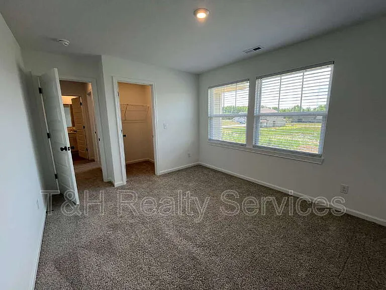 9275 Loyola Way — Photo 11