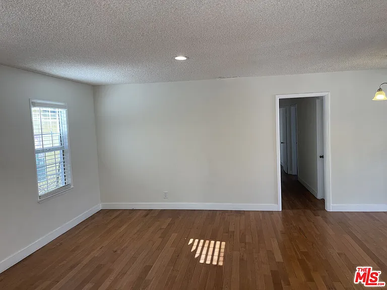 10631 Tinker Ave — Photo 17