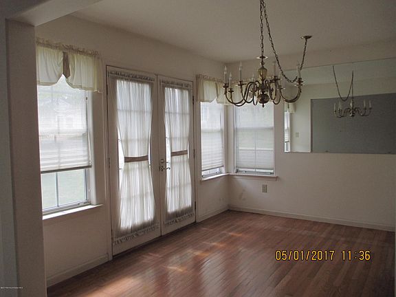 4th image of 1200 Thornbury Lane #B