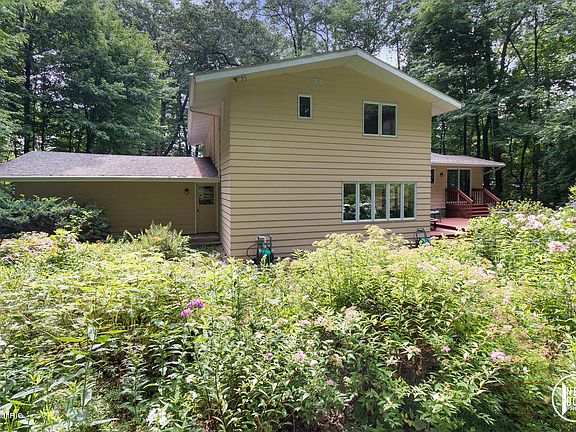 5th image of 246 Norwood Ave