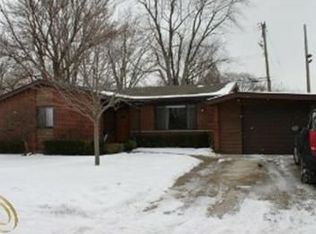 885 Grosse Pointe Ct, Grosse Pointe, MI