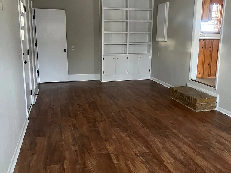 5705 Creighton St — Photo 4
