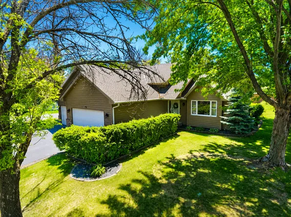 9249 Ashley Ter, Minneapolis, MN 55443