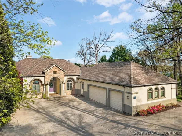 32 Scena Ct, Sunrise Beach, MO 65079