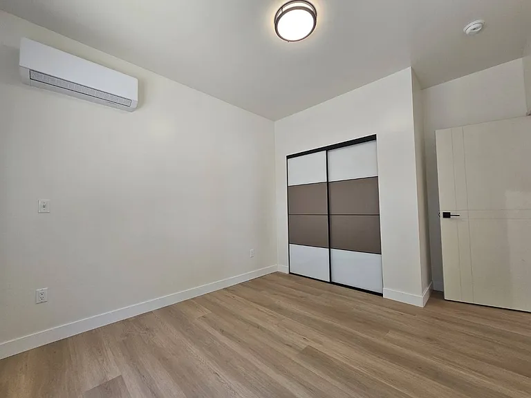 11821 Pipeline Ave #1 — Photo 21
