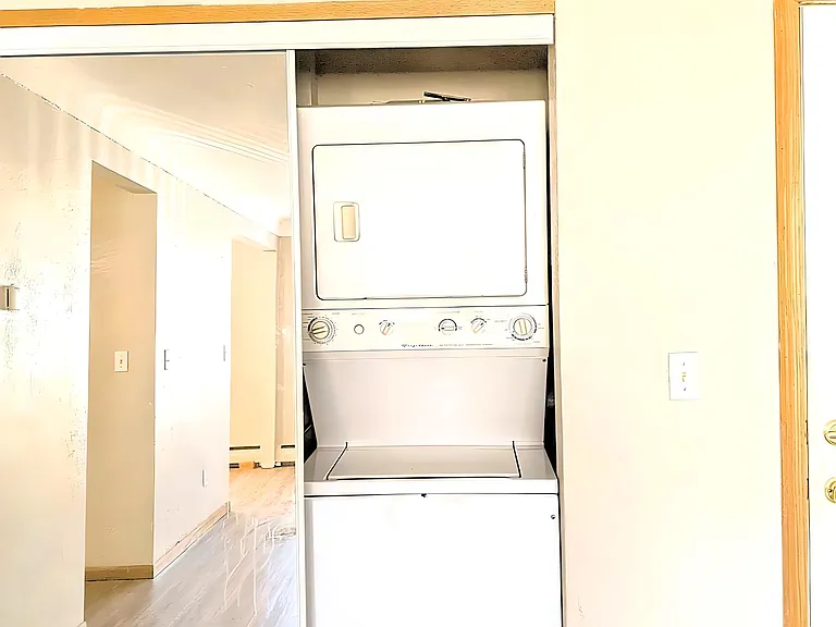 Twin Pines Apartments — Photo 6