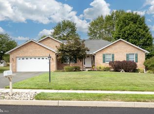 2951 Burton Dr, Gilbertsville, PA 19525