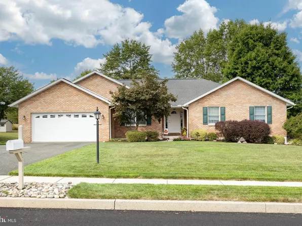 2951 Burton Dr, Gilbertsville, PA 19525