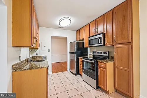 300 Hilltop Ln #300I Photo 1
