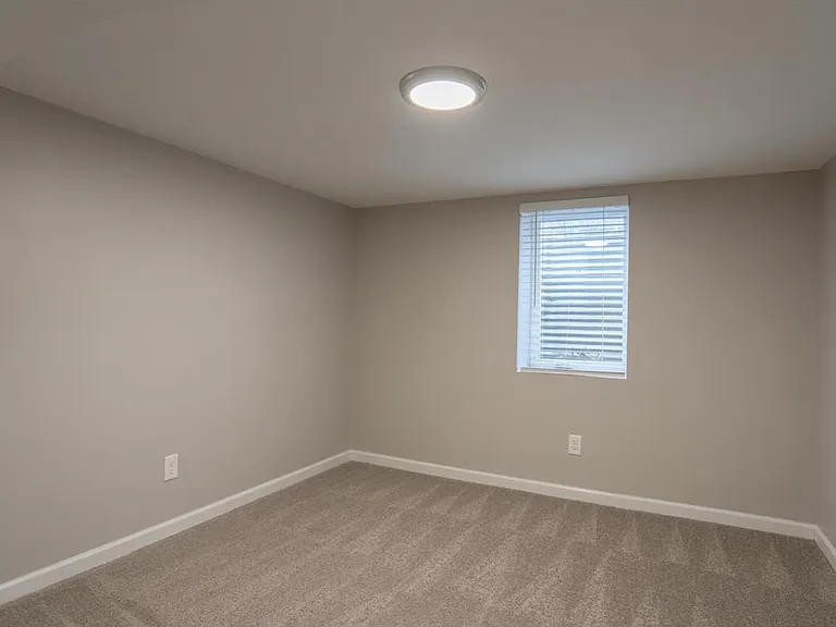 6418 Knoll St N — Photo 12