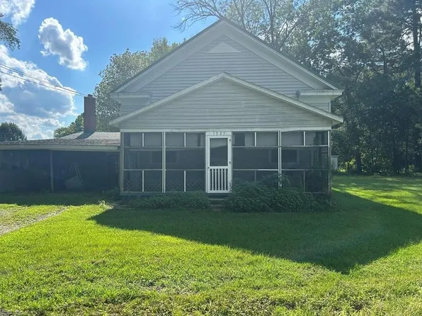 1325 Buckhorn Dr, Suffolk, VA 23437