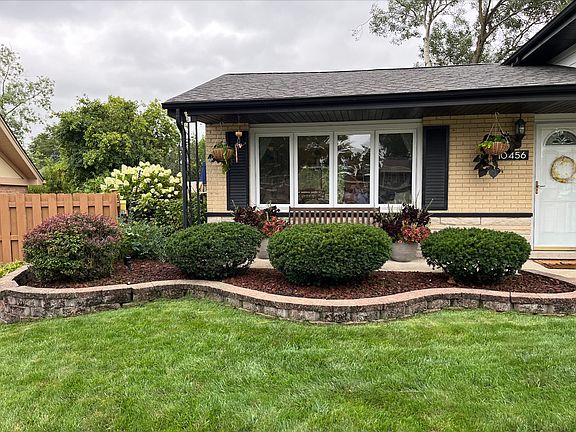 4th image of 10456 S Stowe Ct