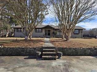 201 Hartwood Dr, Gadsden, AL 35901