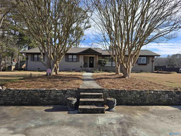 201 Hartwood Dr, Gadsden, AL 35901