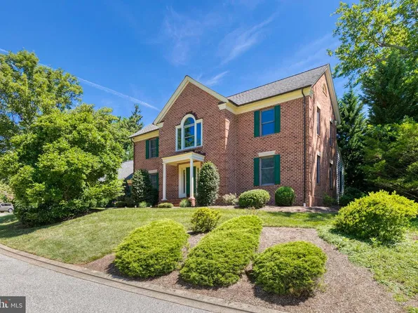25 Dembeigh Hill Cir, Baltimore, MD 21210
