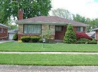 19818 Edmunton St, Saint Clair Shores, MI 48080
