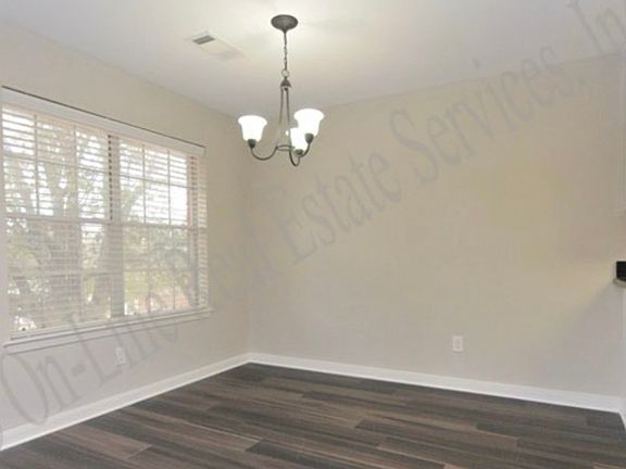 4th image of 701 Balcones Dr APT 64